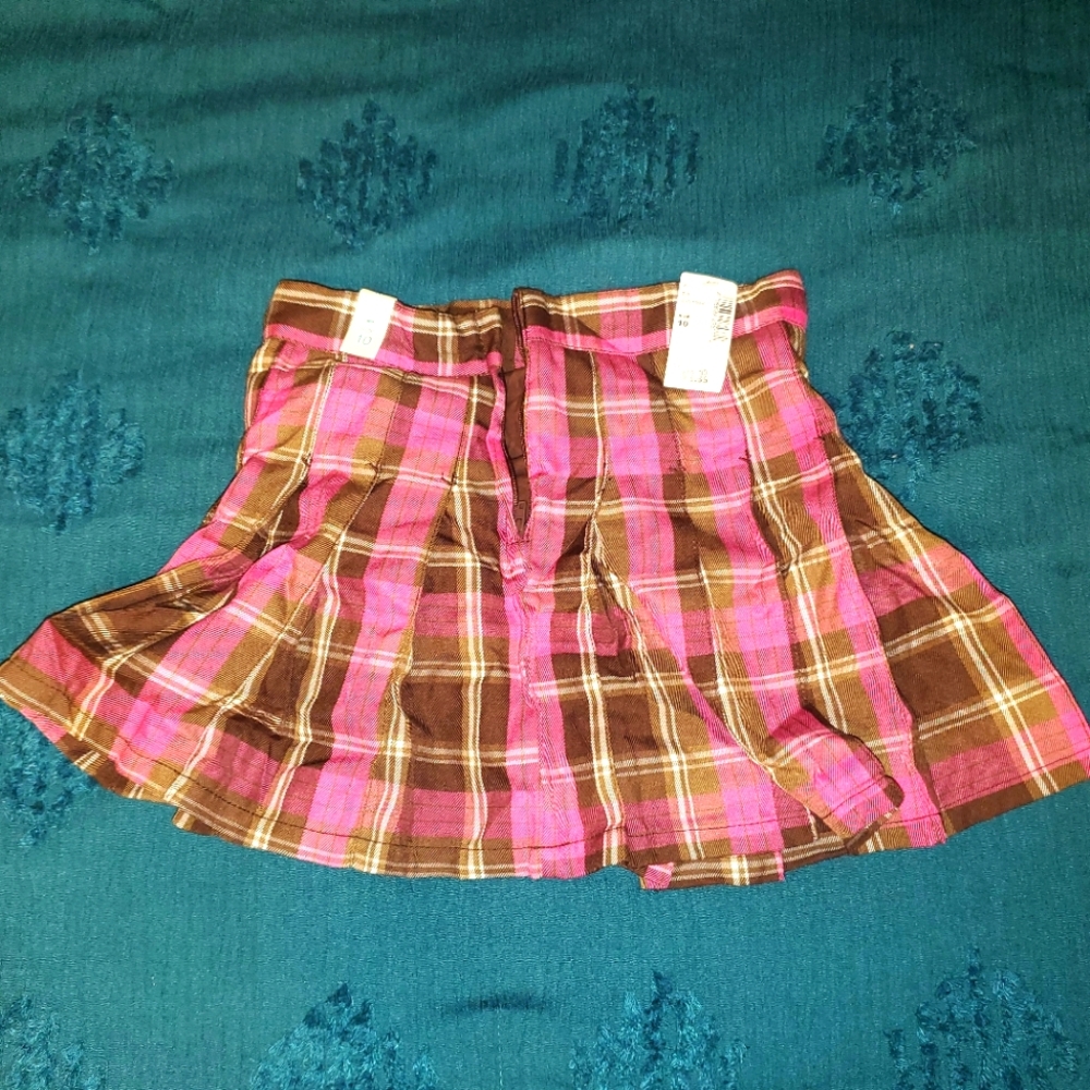 NWT Childrens Place Girls Pleated Skirt size 10